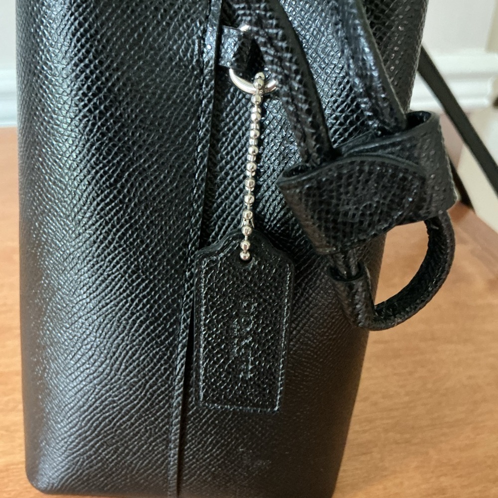 Coach Black Leather Bucket Crossbody - Picture 5 of 9